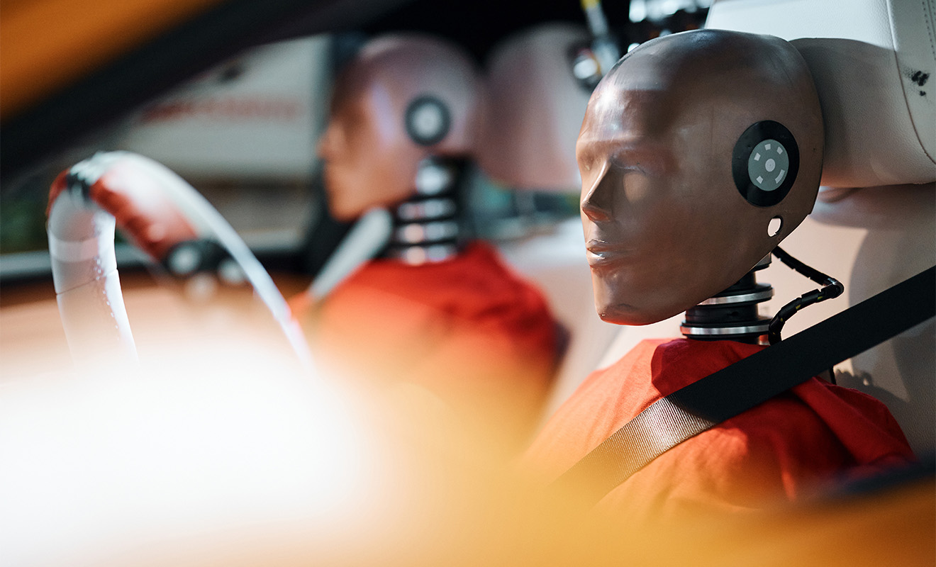 Wenn zwei Tonnen aufeinandertreffen: Der Crashtest des neuen CLA